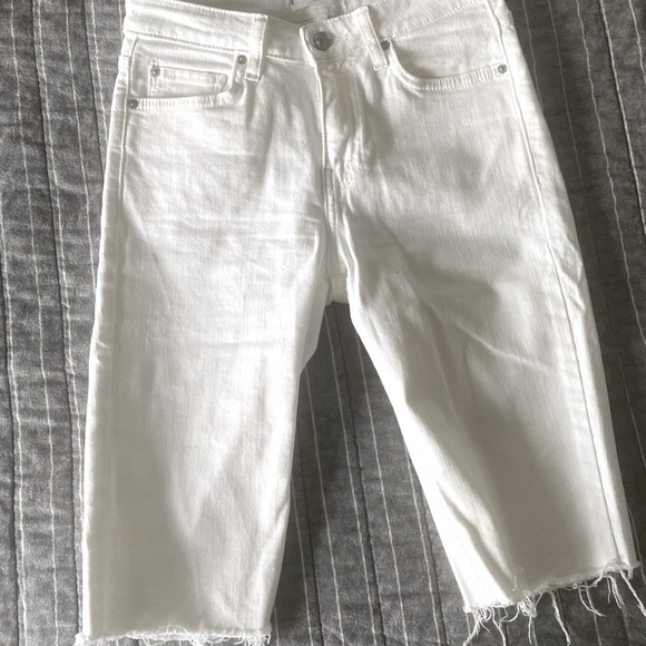 Capris - Picture 1 of 3